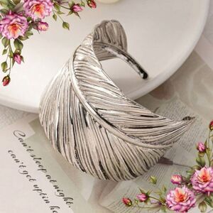 A Bohemian Style Fashionable Exaggerated Vintage Metal Cuff Bangle Bracelet